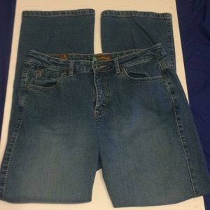 Aura Wrangler size 8 petite jeans